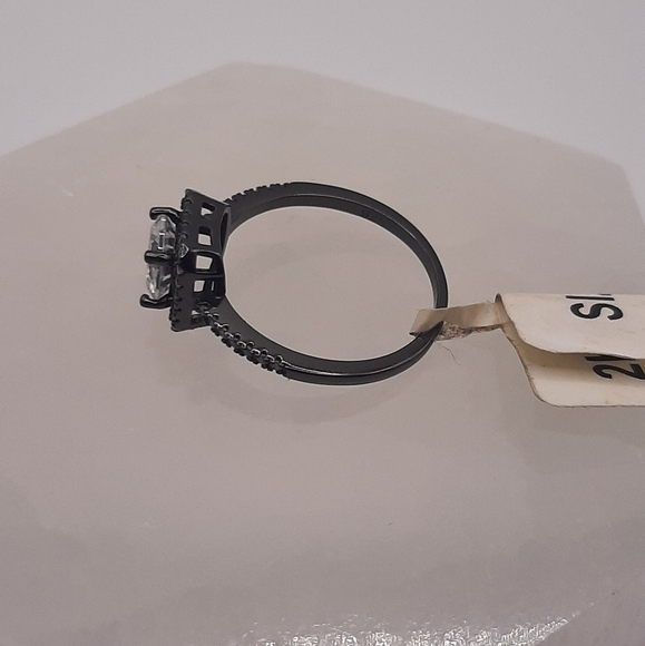 R850 Sterling Silver Ring - Charmed Aroma - Picture 4 of 8